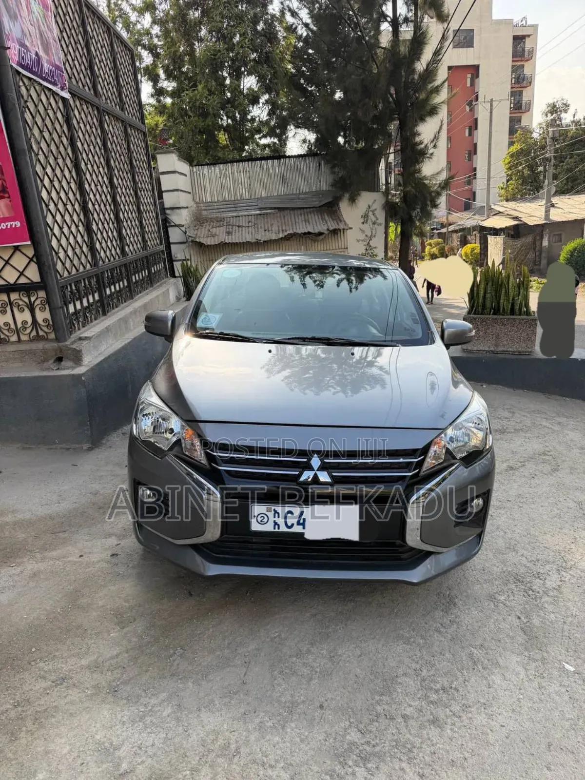 Mitsubishi Attrage 2022 Silver