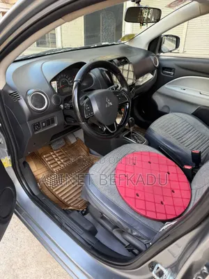 Mitsubishi Attrage 2022 Silver