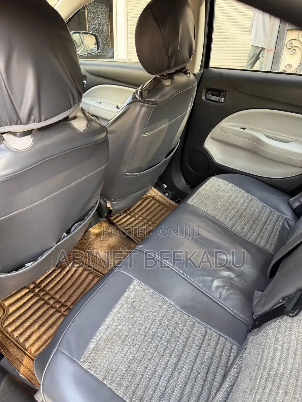 Mitsubishi Attrage 2022 Silver