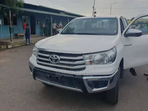 Photo - New Toyota Hilux 2024 White