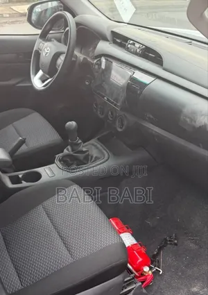 New Toyota Hilux 2024 White