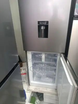 Hisense ፋሪጅ 350 L እሄ በረዶቤቱ ከታች የሆነ