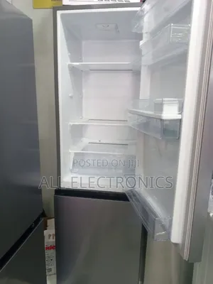 Hisense ፋሪጅ 350 L እሄ በረዶቤቱ ከታች የሆነ