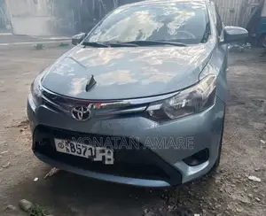 Photo - Toyota Yaris 2014 Blue