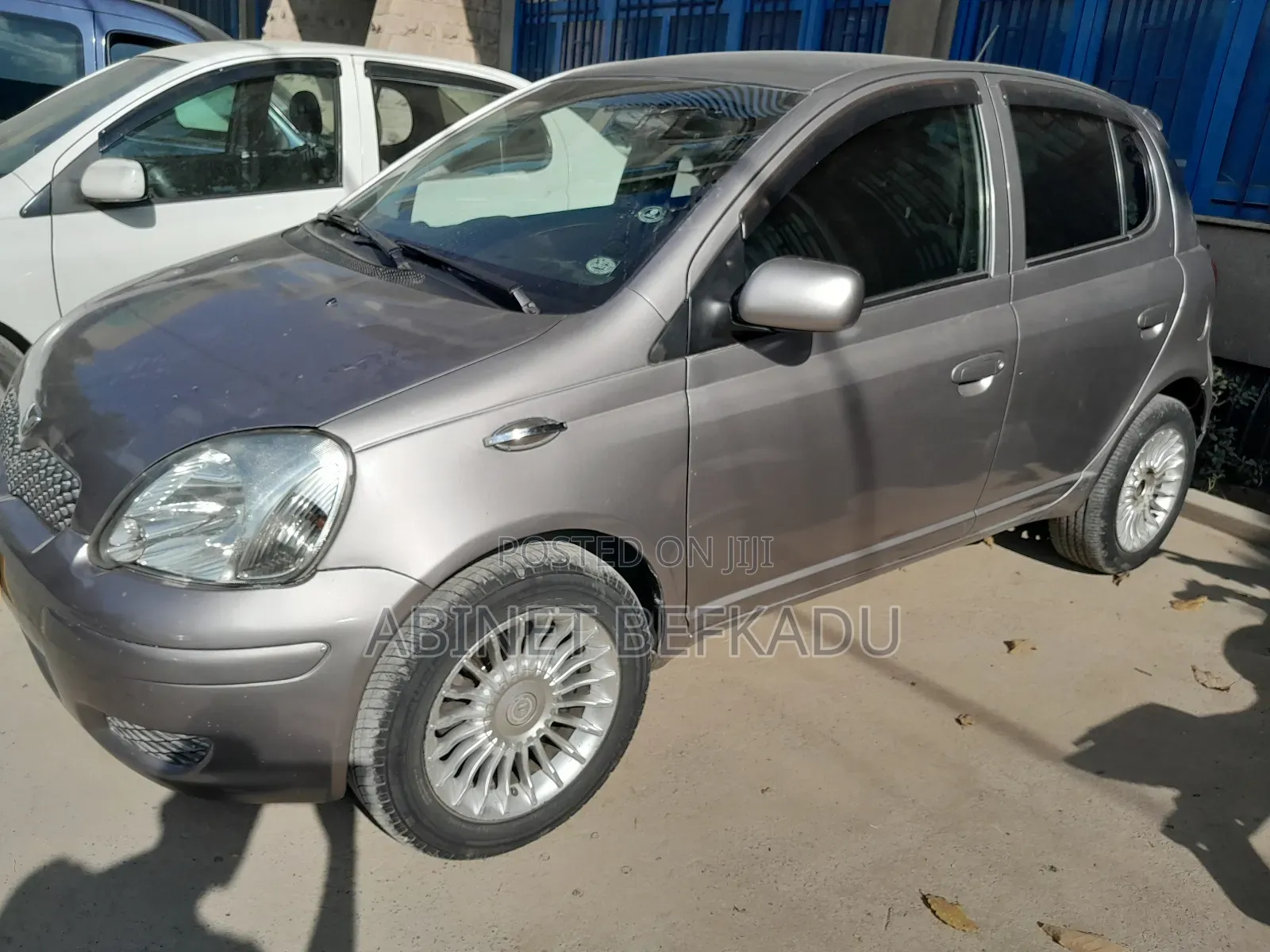 Toyota Vitz 1.0 FWD 5dr 2004 Gray