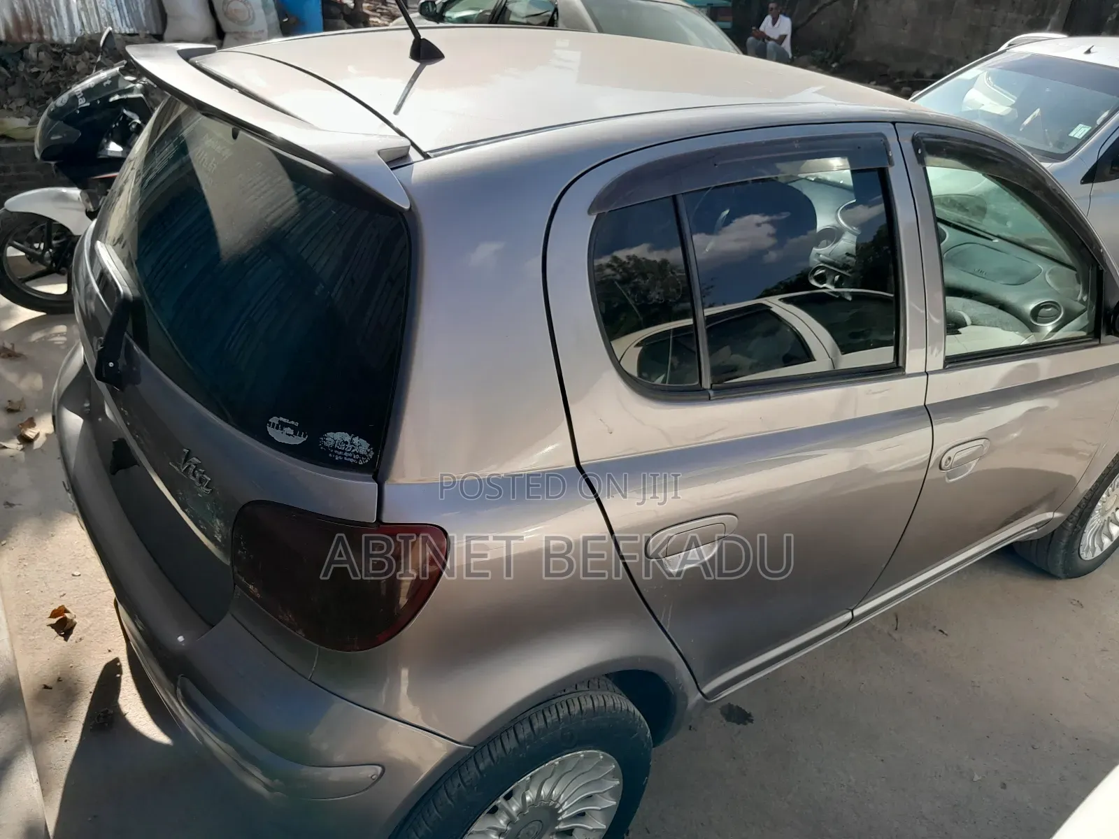 Toyota Vitz 1.0 FWD 5dr 2004 Gray