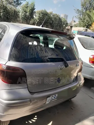 Toyota Vitz 1.0 FWD 5dr 2004 Gray