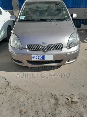 Photo - Toyota Vitz 1.0 FWD 5dr 2004 Gray