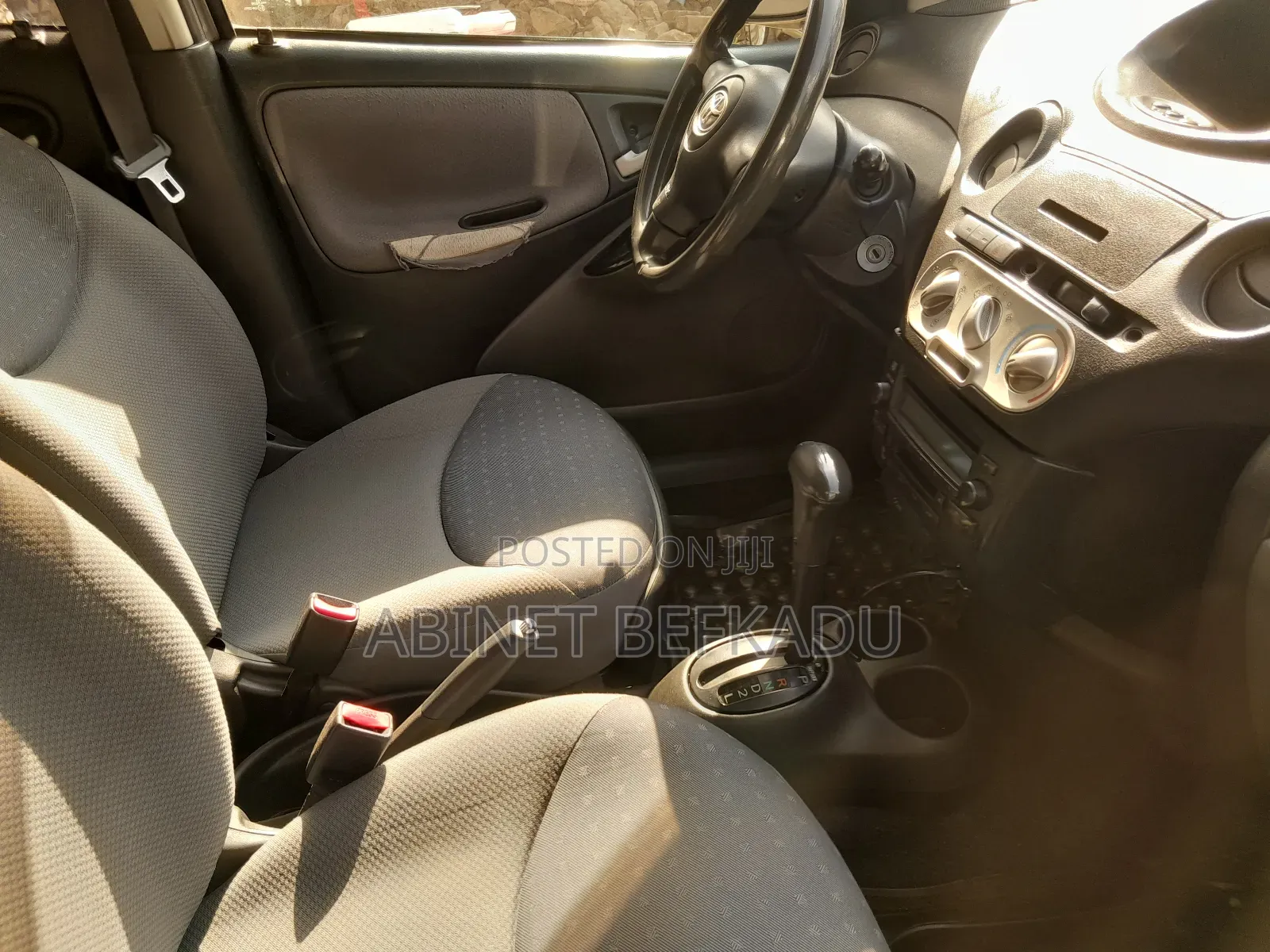 Toyota Vitz 1.0 FWD 5dr 2004 Gray