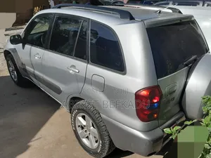Toyota RAV4 2.0 2005 Silver