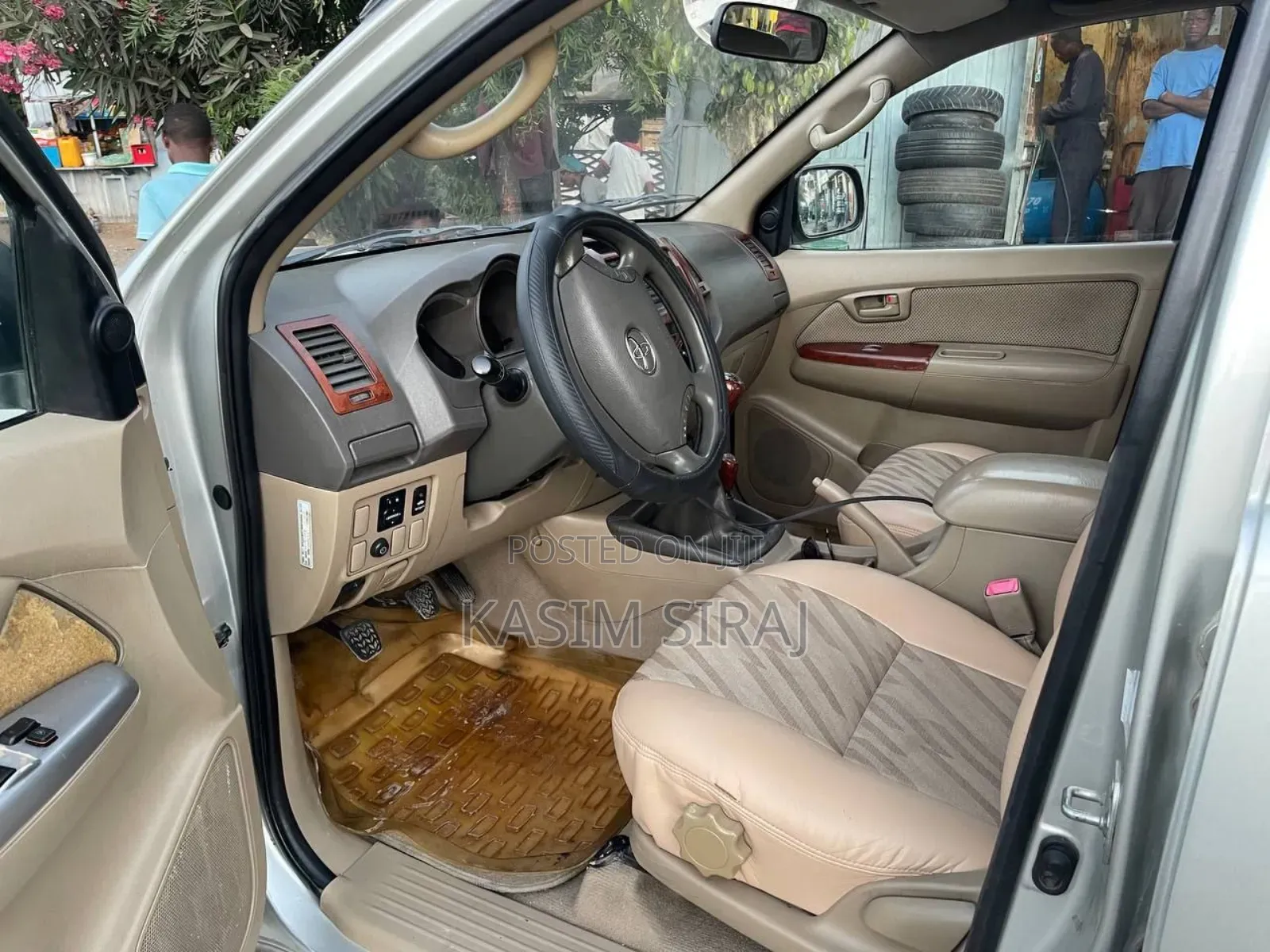 Toyota Hilux 2.5 D-4D 4X4 SRX 2010 Silver