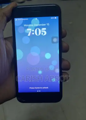 Photo - Apple iPhone 8 64 GB Black