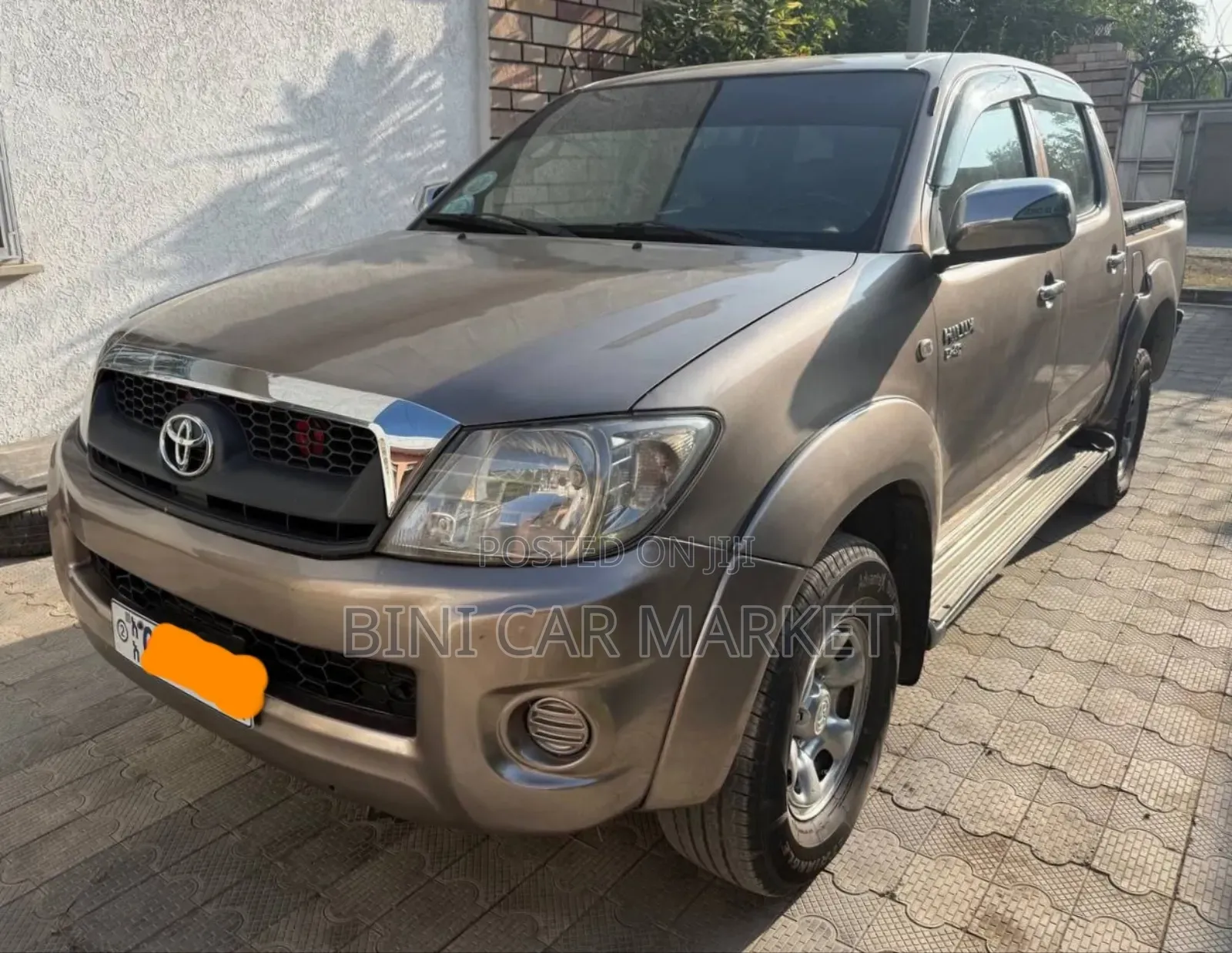 Toyota Hilux 2010 Brown