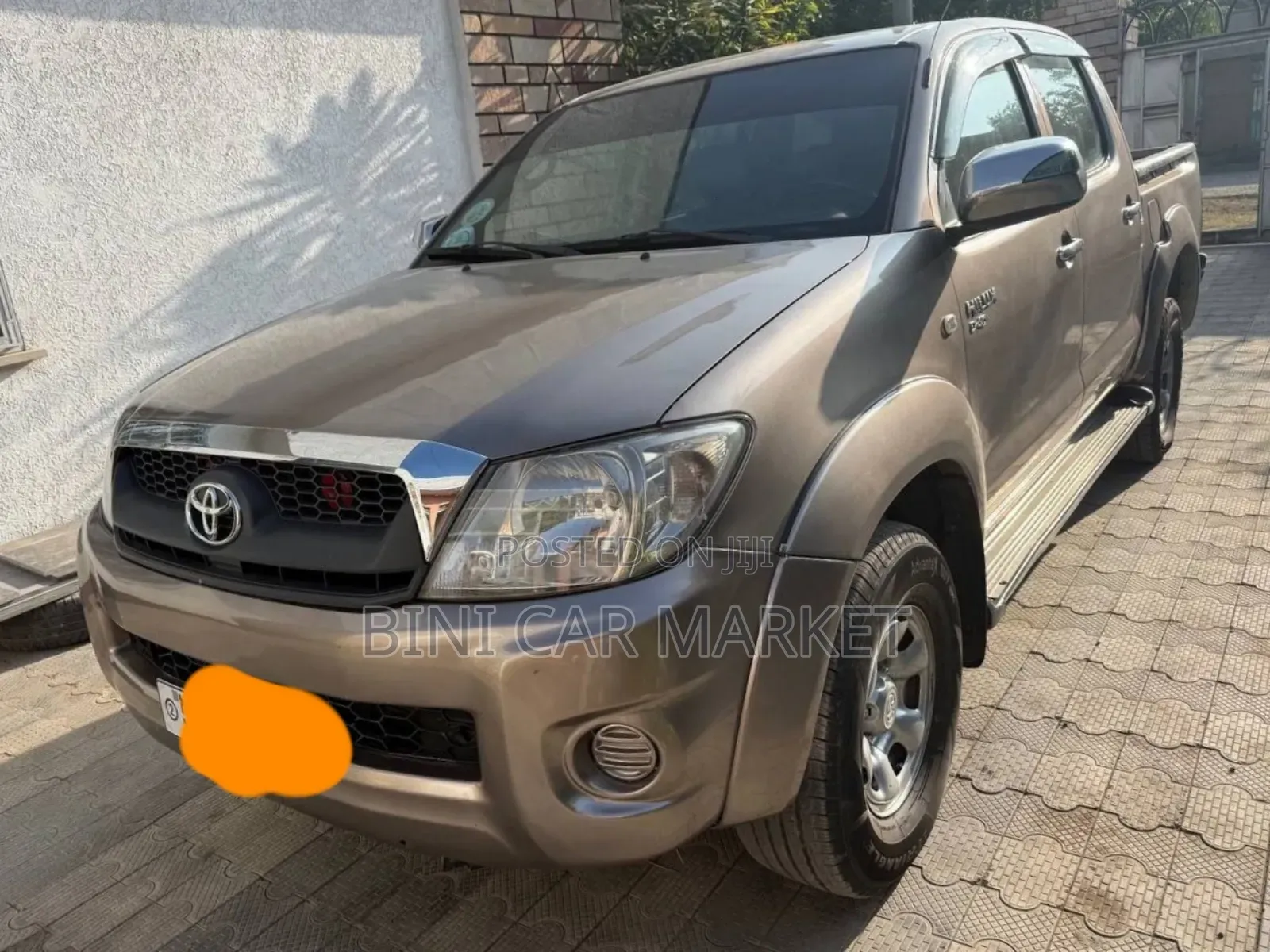Toyota Hilux 2010 Brown