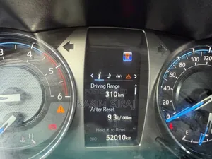 Toyota Hilux 2023 Gray