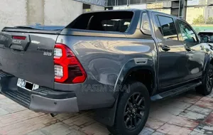 Toyota Hilux 2023 Gray