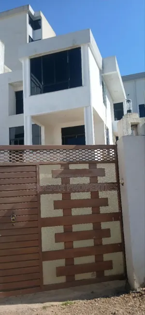 4bdrm House in Private, Bole for sale