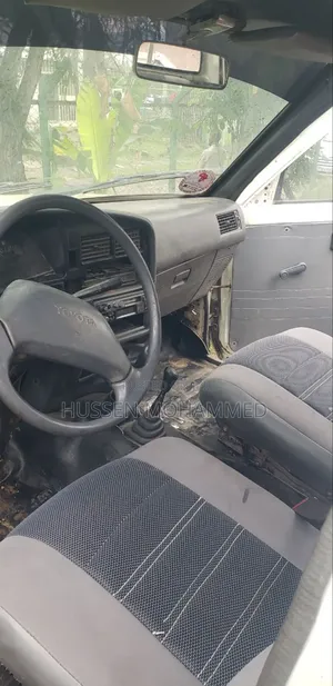 Toyota Hilux 1995 White