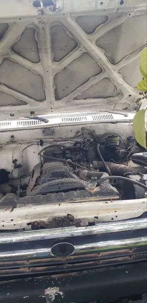 Toyota Hilux 1995 White