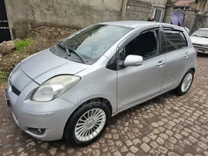 Toyota Yaris 2010 Silver