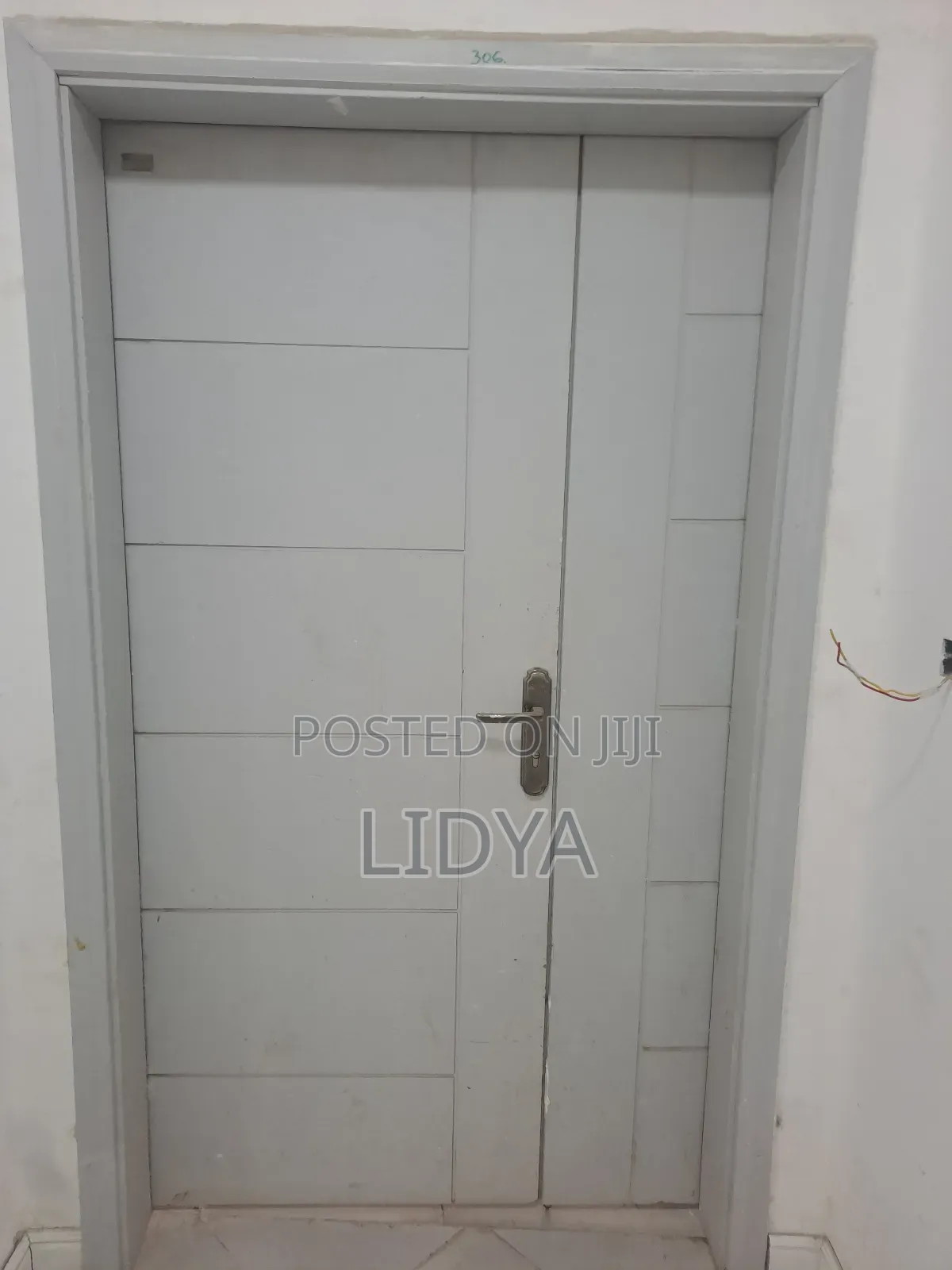 Gray Doot Plus Hinges and Locks