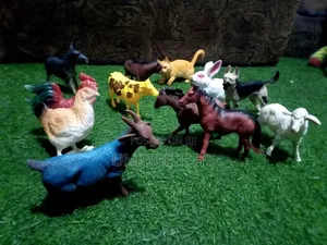 Farm Animals Set - 12 PCS Familiar Farm Friends for Role Play