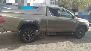 Toyota Hilux 2022 Gray