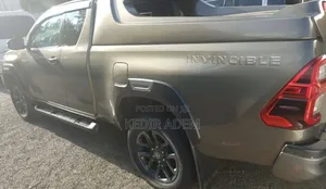 Toyota Hilux 2022 Gray
