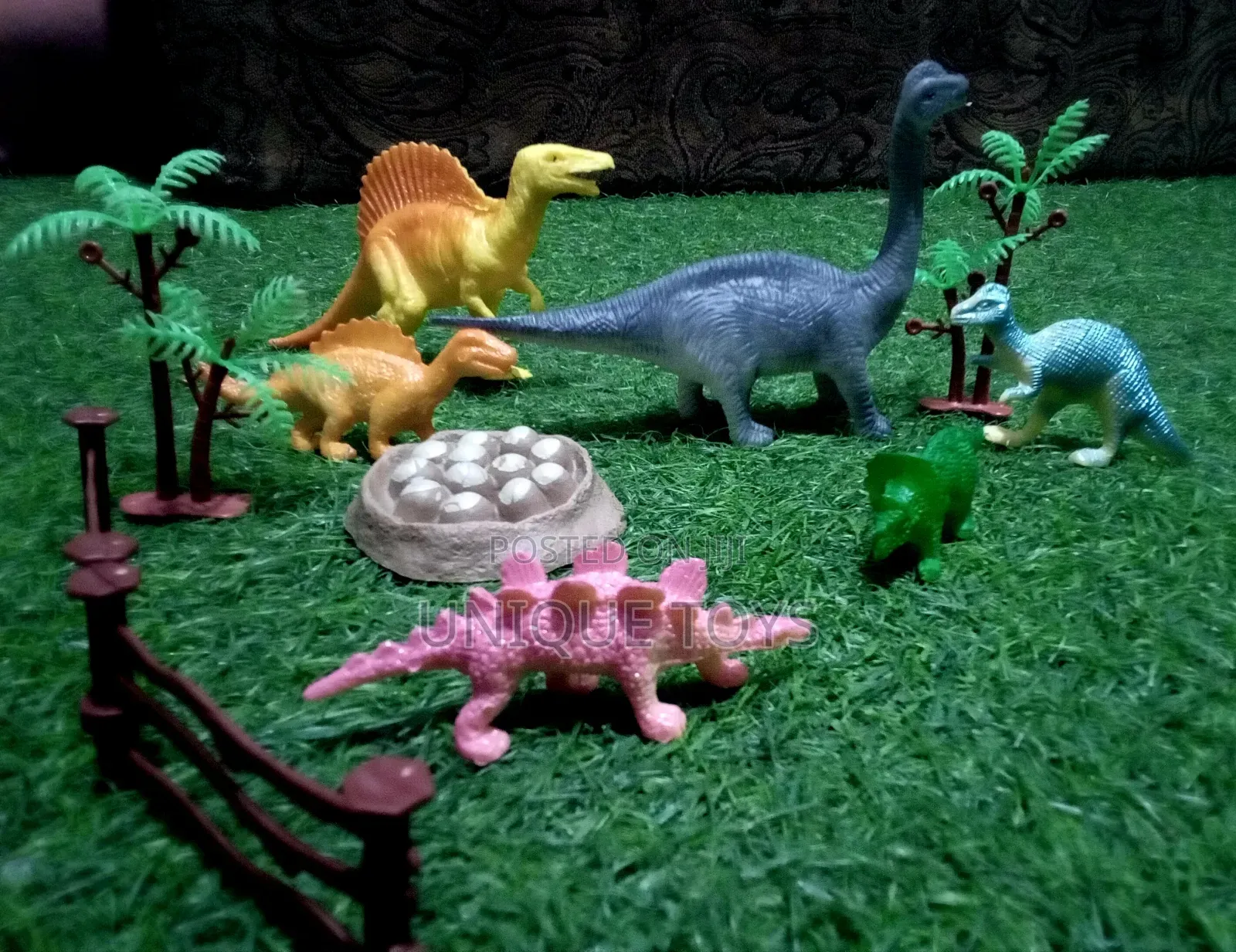 Dino World Playset – 6 Dinosaurs Trees Fencing