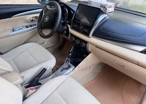 Toyota Yaris 2015 Silver