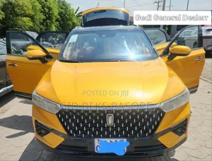 Photo - Bestune T77 1.2 FWD 2021 Yellow