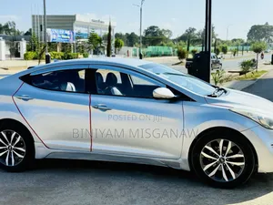 Hyundai Avante 2013 Silver