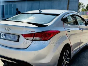 Hyundai Avante 2013 Silver