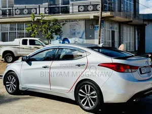 Hyundai Avante 2013 Silver