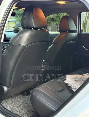 Hyundai Avante 2021 White