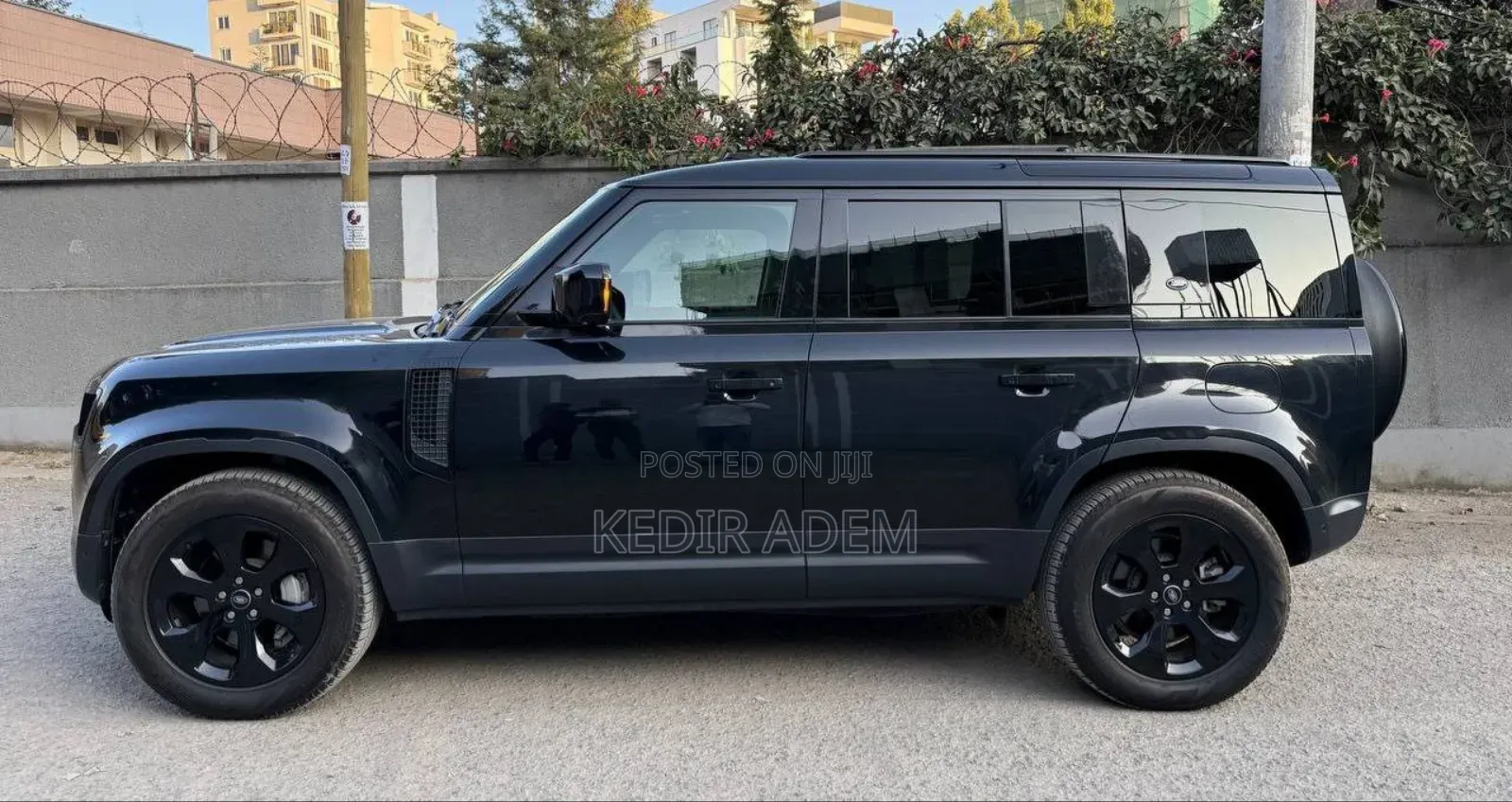 Land Rover Defender 2024 Black