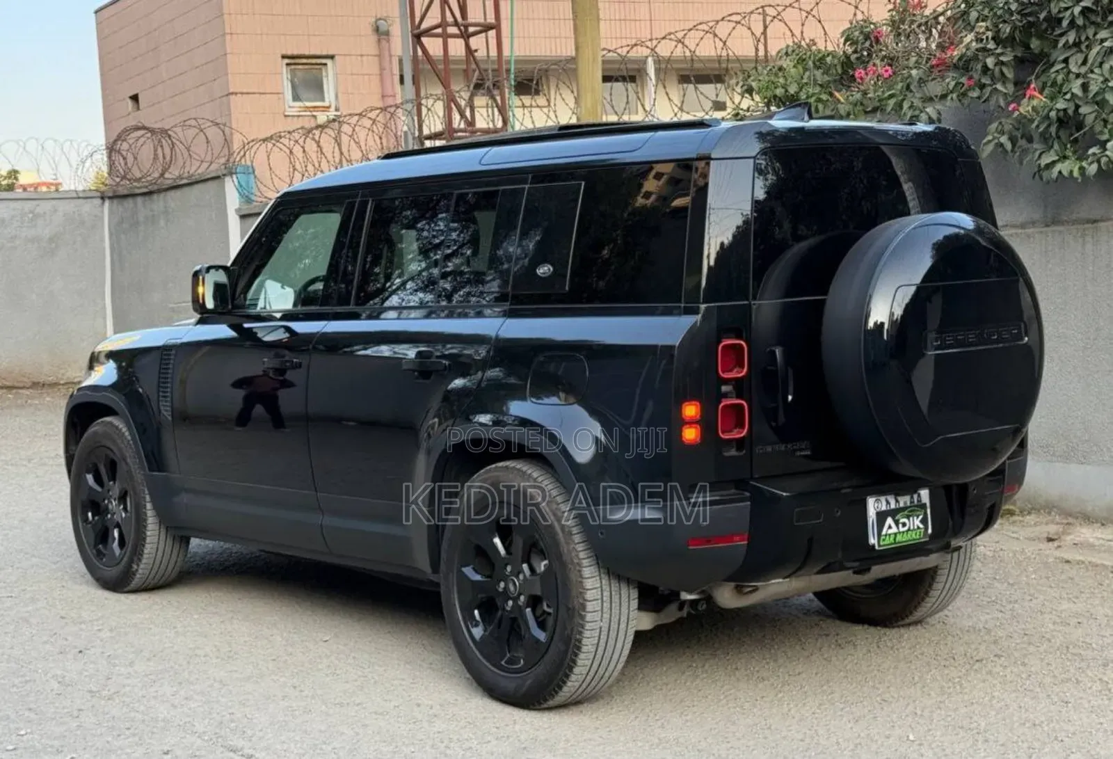 Land Rover Defender 2024 Black