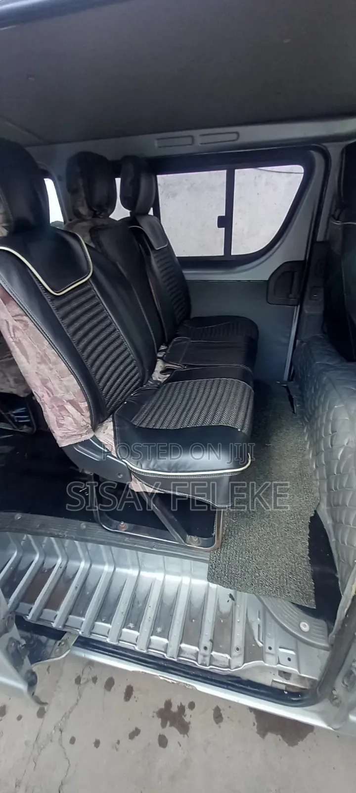Toyota HiAce 220 2007 Silver