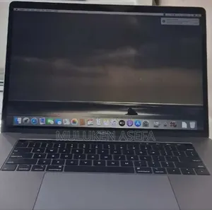 Photo - New Laptop Apple MacBook Pro 2019 32GB Intel Core I9 SSD 512GB