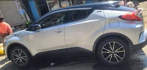 Photo - Toyota C-HR 2018 Gray