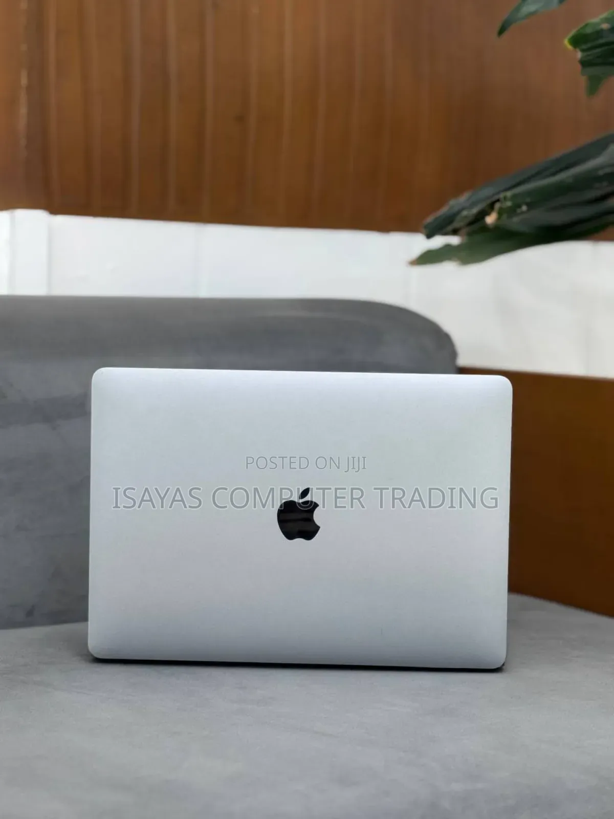 New Laptop Apple MacBook Air 2020 8GB SSD 128GB