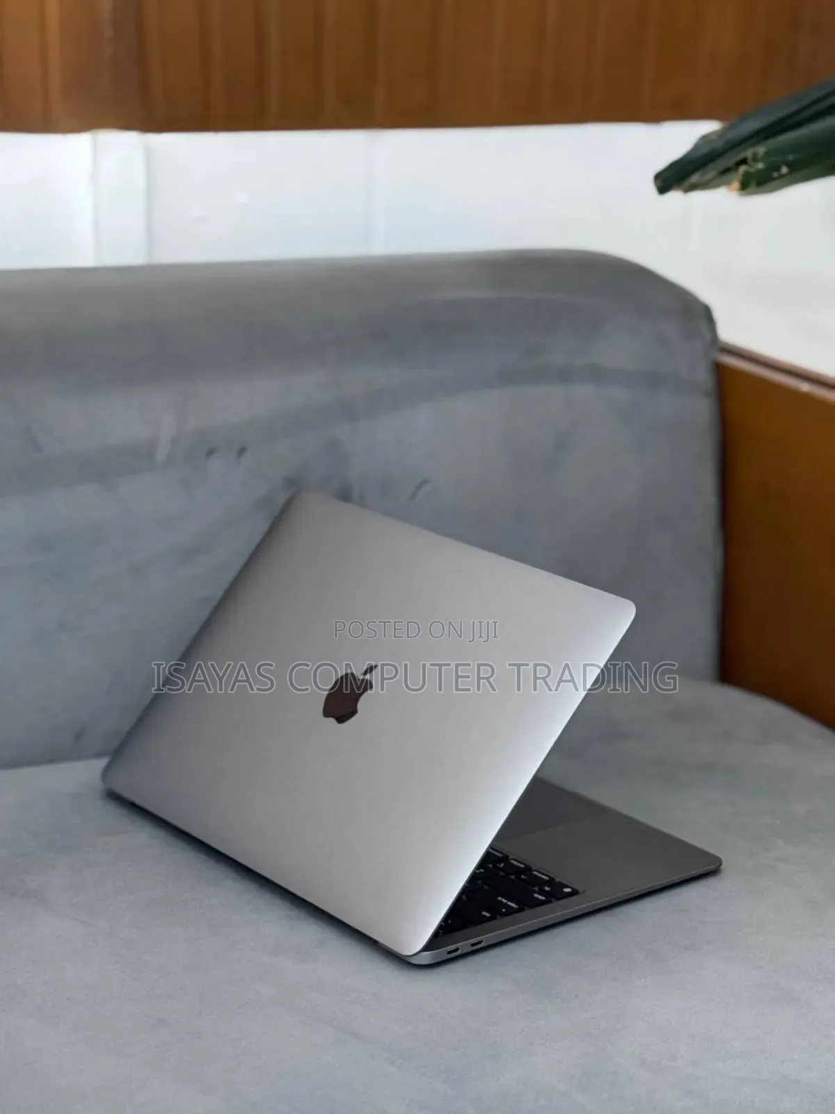 New Laptop Apple MacBook Air 2020 8GB SSD 128GB