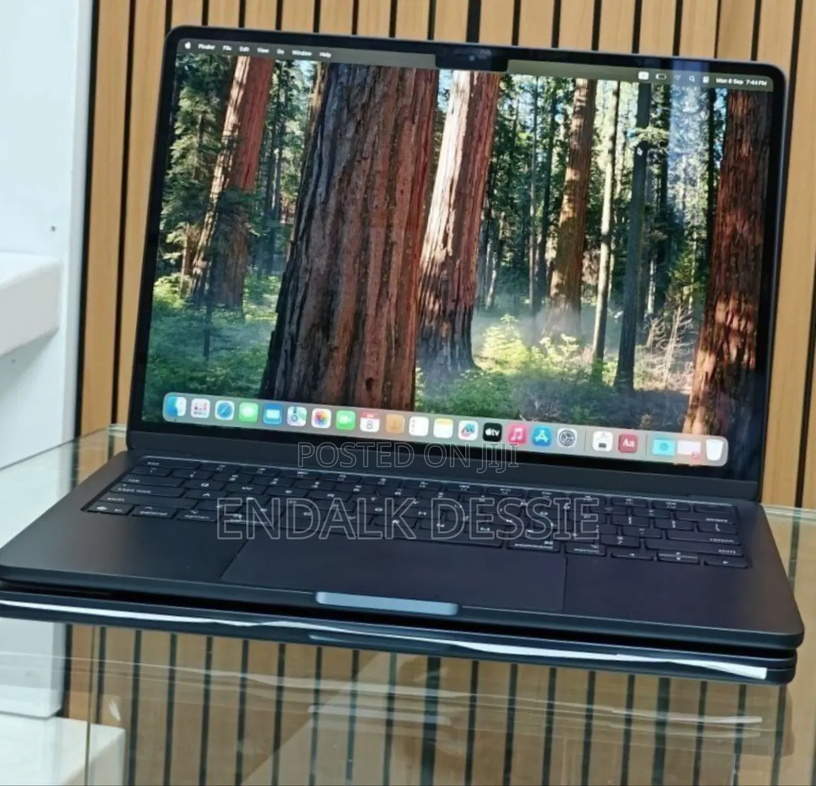 New Laptop Apple MacBook Air 2024 M3 13-Inch 8GB Apple M3 SSD 256GB