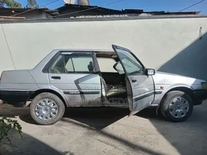 Photo - Toyota Corolla 1985 Silver