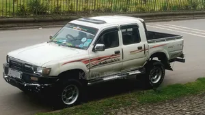 Toyota Hilux 1996 White