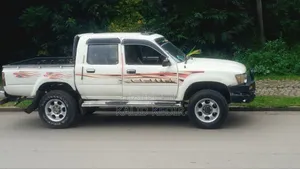 Toyota Hilux 1996 White