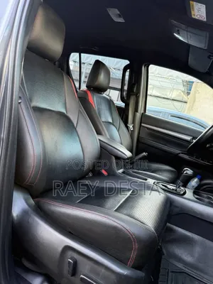 Toyota Hilux 2022 Gray