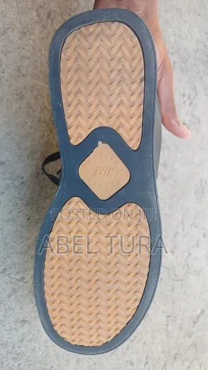 Nike (Made Im Vietnam )