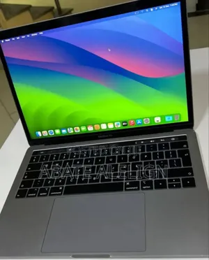 New Laptop Apple MacBook Pro 2019 8GB Intel Core M SSD 128GB