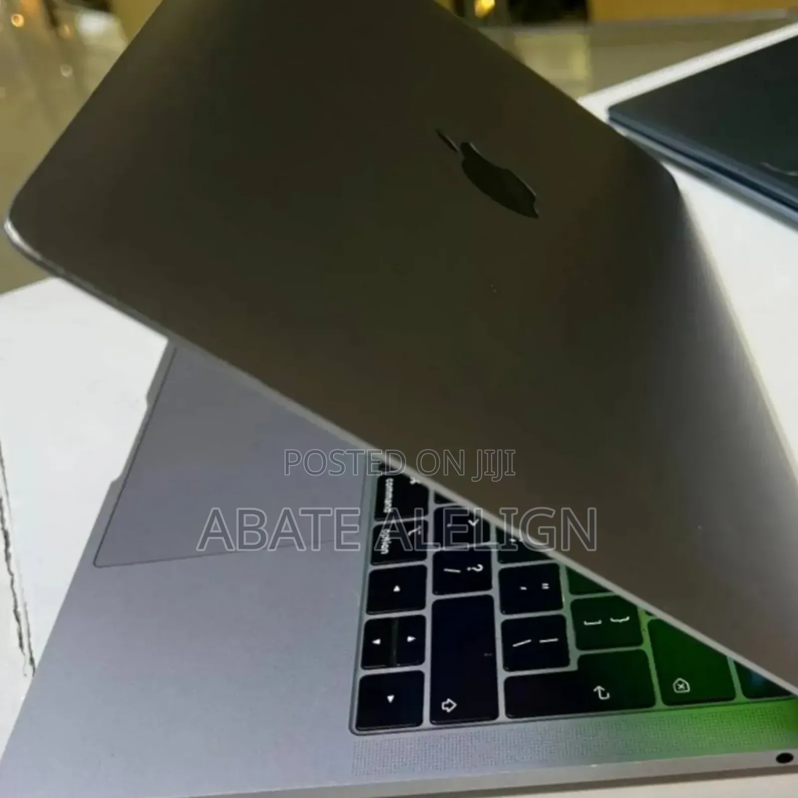 New Laptop Apple MacBook Pro 2019 8GB Intel Core M SSD 128GB